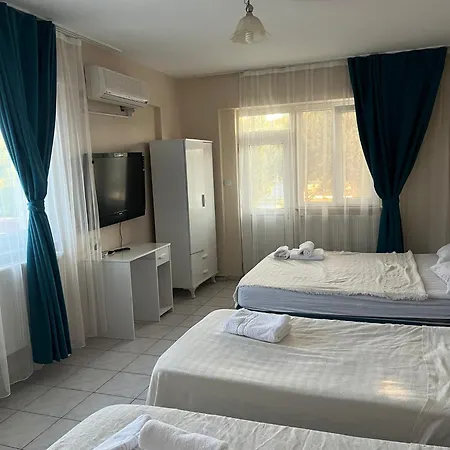 酒店 Dramali And Restaurant 2*